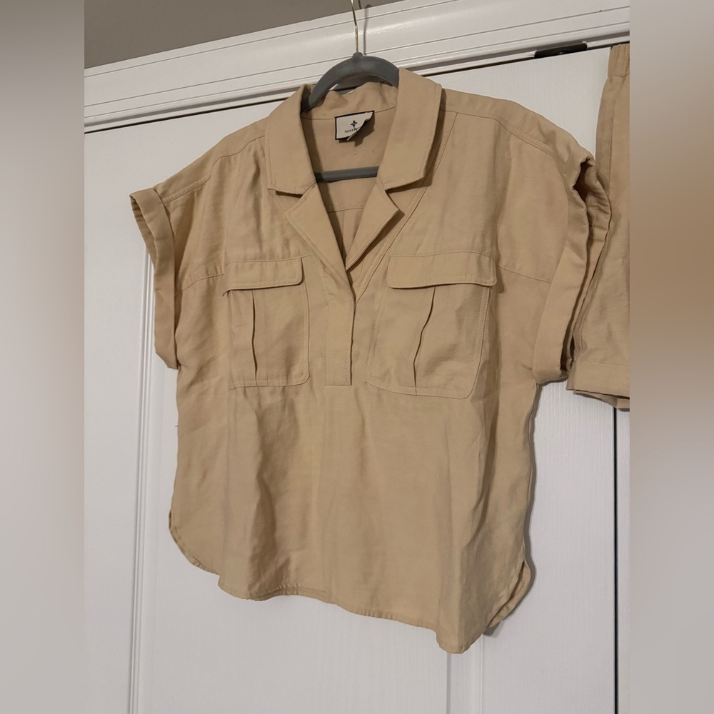 Tuckernuck Top and Shorts Set - Picture 4 of 12